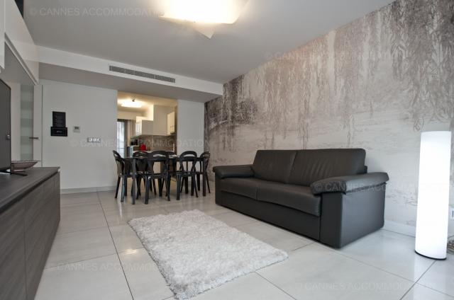 Location appartement Régates Royales de Cannes 2024 J -146 - Hall – living-room - 7 Croisette 7C201